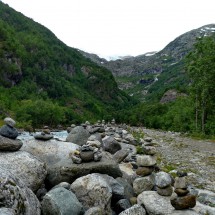 Stone men on the way to the galcier Buer